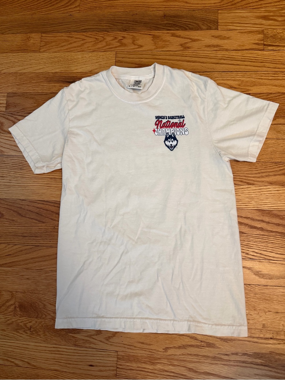Comfort Colors White Short-Sleeve UCONN women’s basketball 2025 champs tee